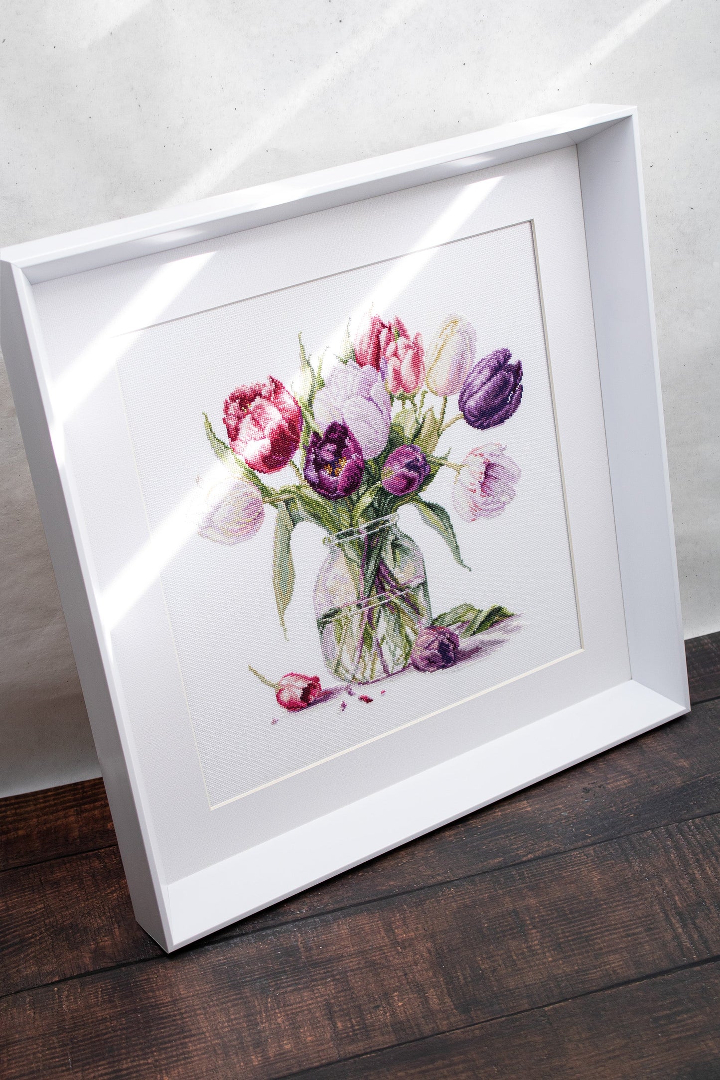 Overview of Luca-S B7029 bouquet of tulips cross stitch kit-3