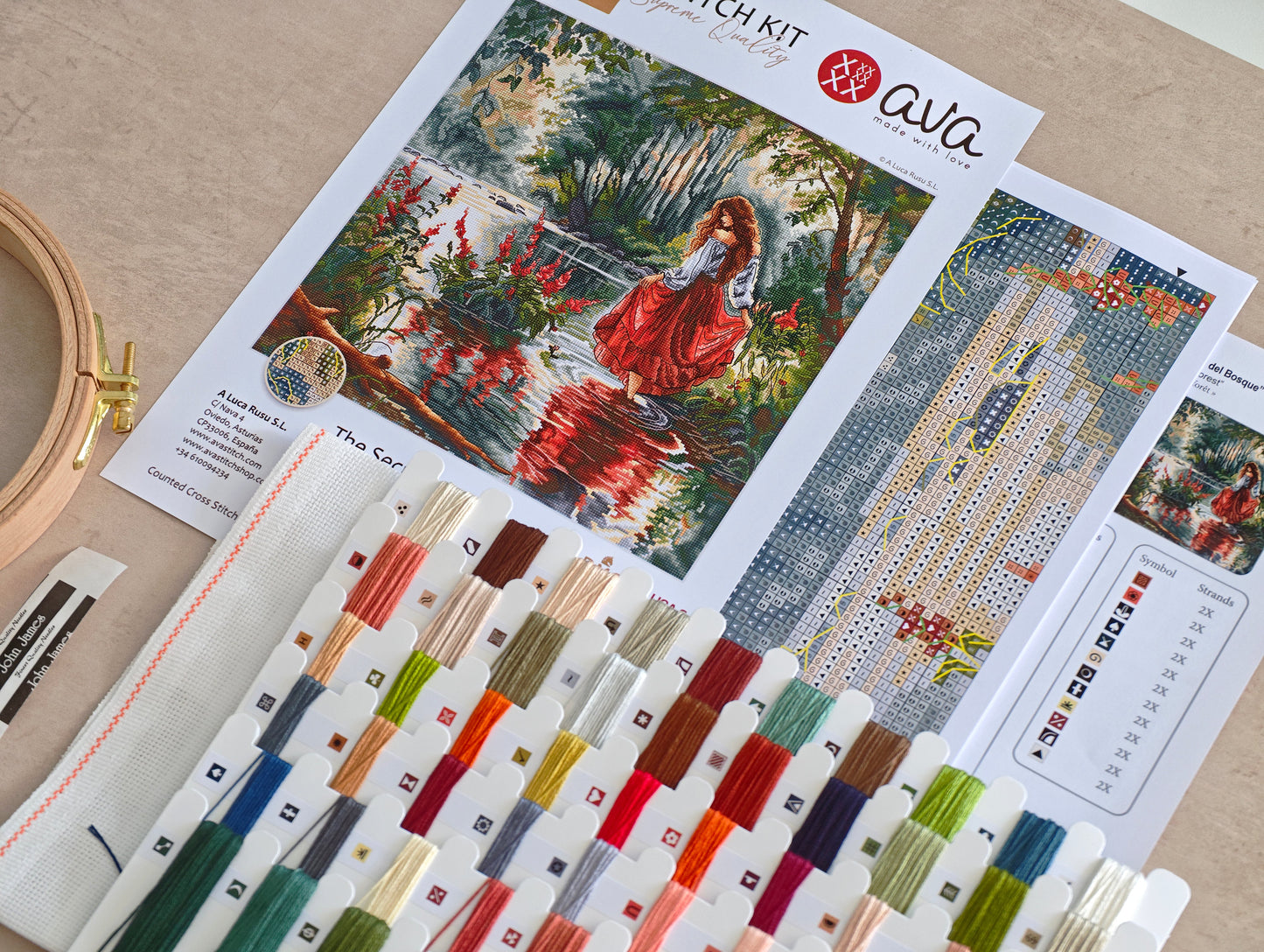 Dettaglio del kit ricamo AVA P041 – Il segreto della foresta