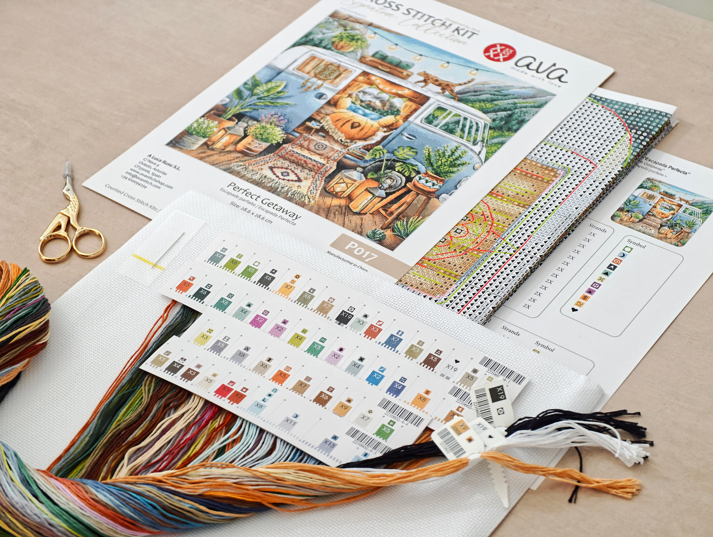 Dettaglio 4 del kit ricamo AVA P017 – Casa è dove parcheggiamo