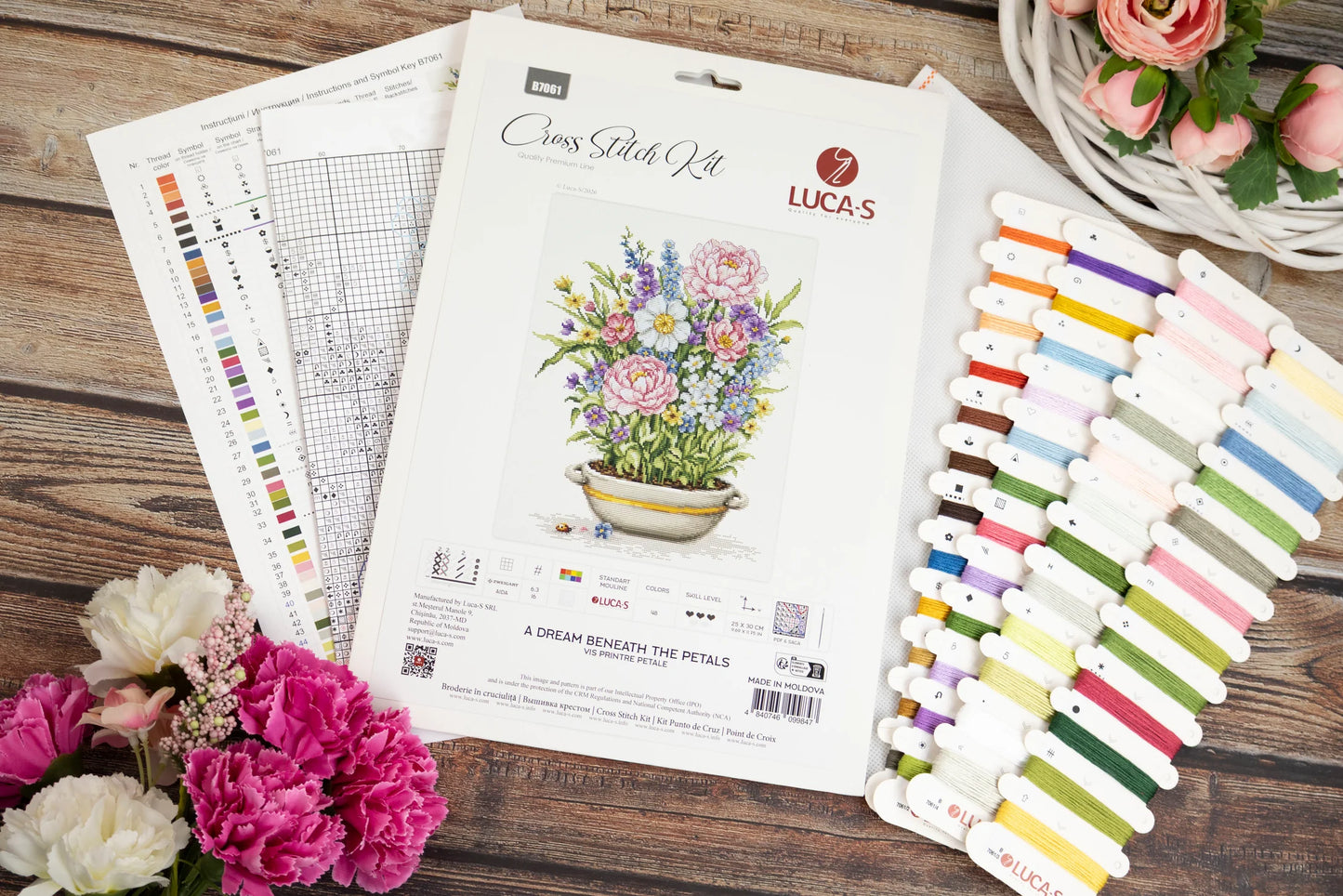 B7061 Kit punto croce Luca-S –  Un sogno sotto i petali