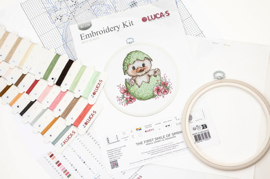Cross Stitch Kit with Hoop Included Luca-S - The First Smile of Spring, BC238