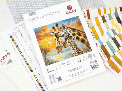 BU5109 Kit punto croce Luca-S –  Coccole alla giraffa