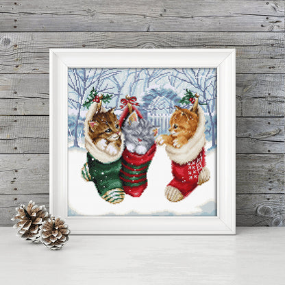 Cross Stitch Kit LetiStitch -  Snowy Kitties / Chatons enneiges, L8087