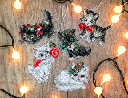 Kit de point de croix LetiStitch - Jouets Chatons de Noël, 5 pièces, LETI 987