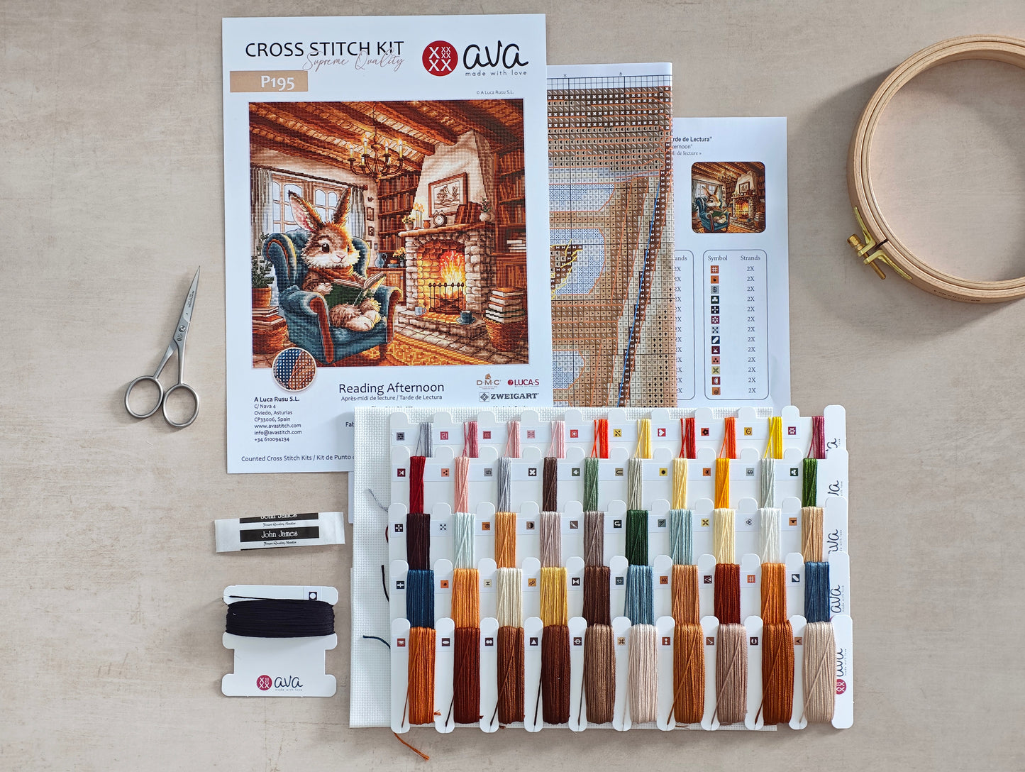 Dettaglio del kit ricamo AVA P195 – Pomeriggio di lettura