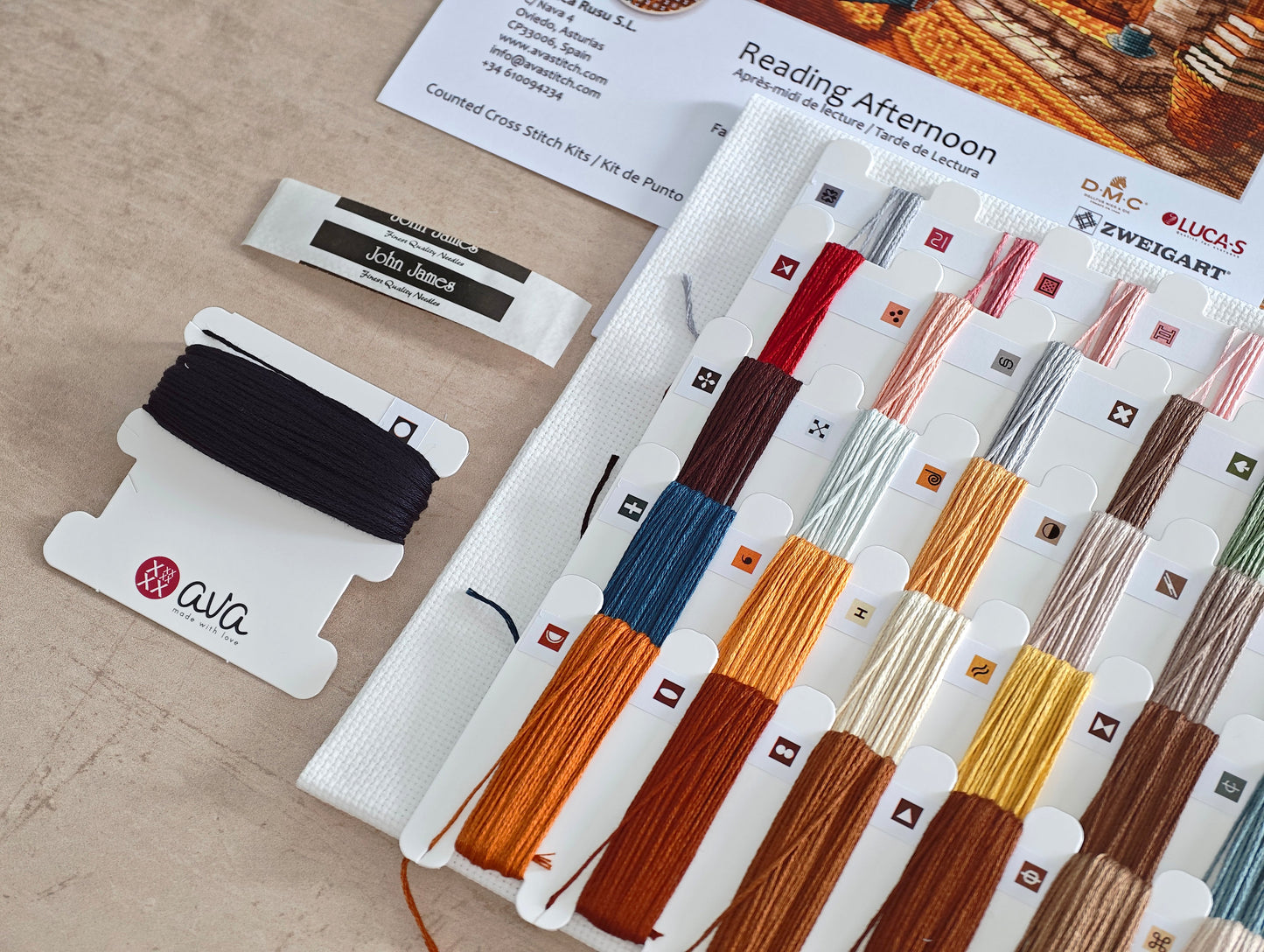 Dettaglio 6 del kit ricamo AVA P195 – Pomeriggio di lettura