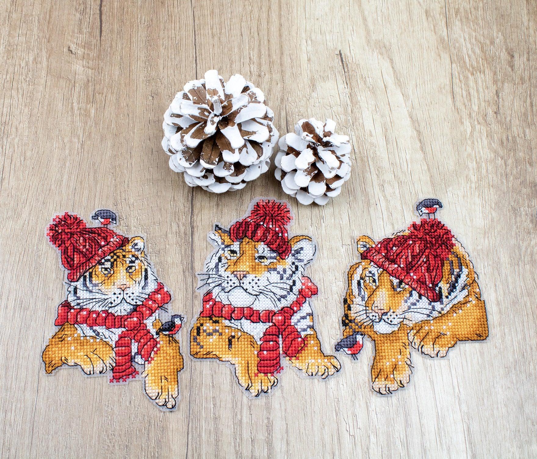 Cross Stitch Kit LetiStitch - Christmas Tigers Toys kit of 3 pieces - HobbyJobby