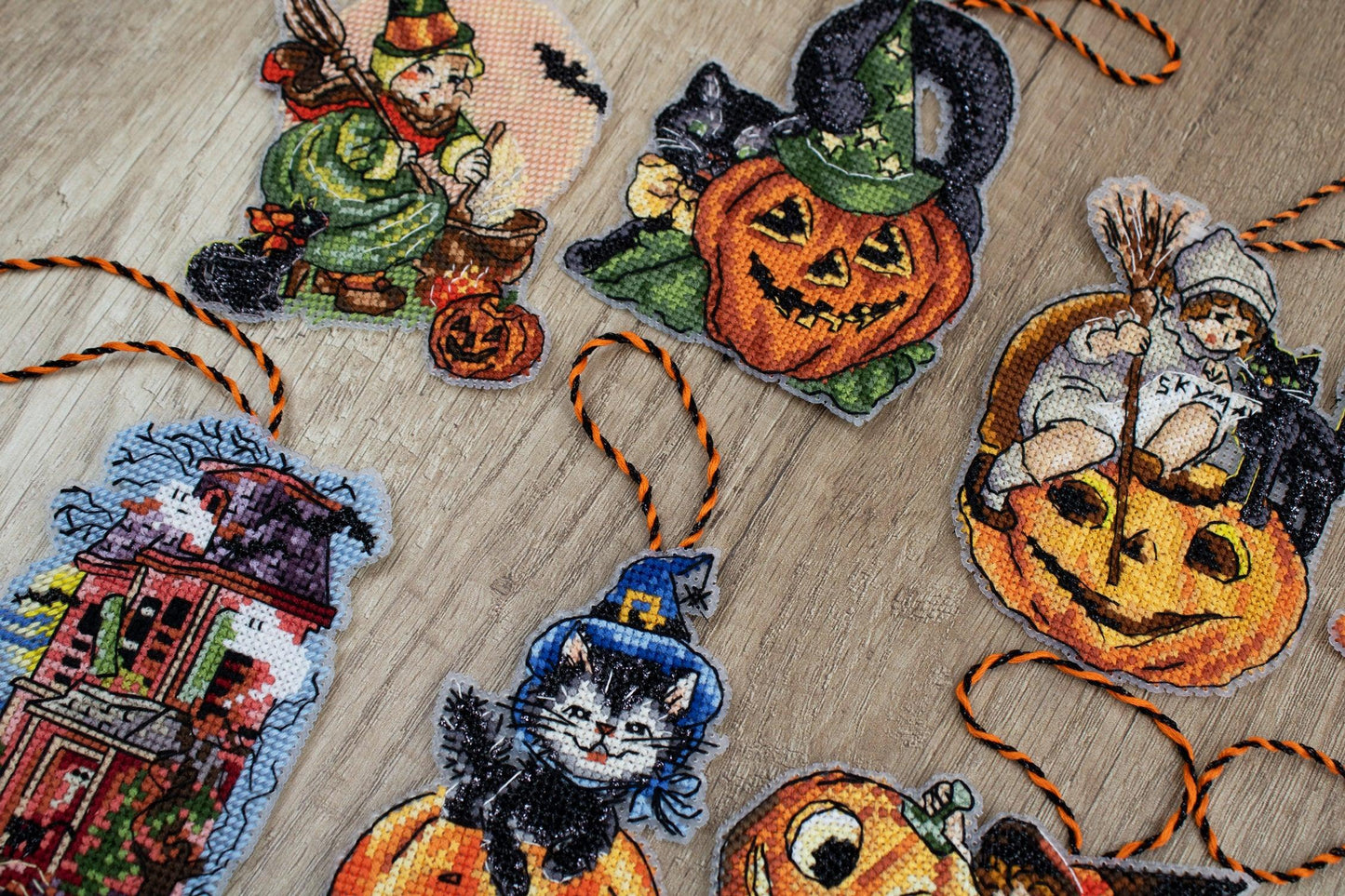 Cross Stitch Kit LetiStitch - Halloween Toys Kit of 8 pieces - HobbyJobby