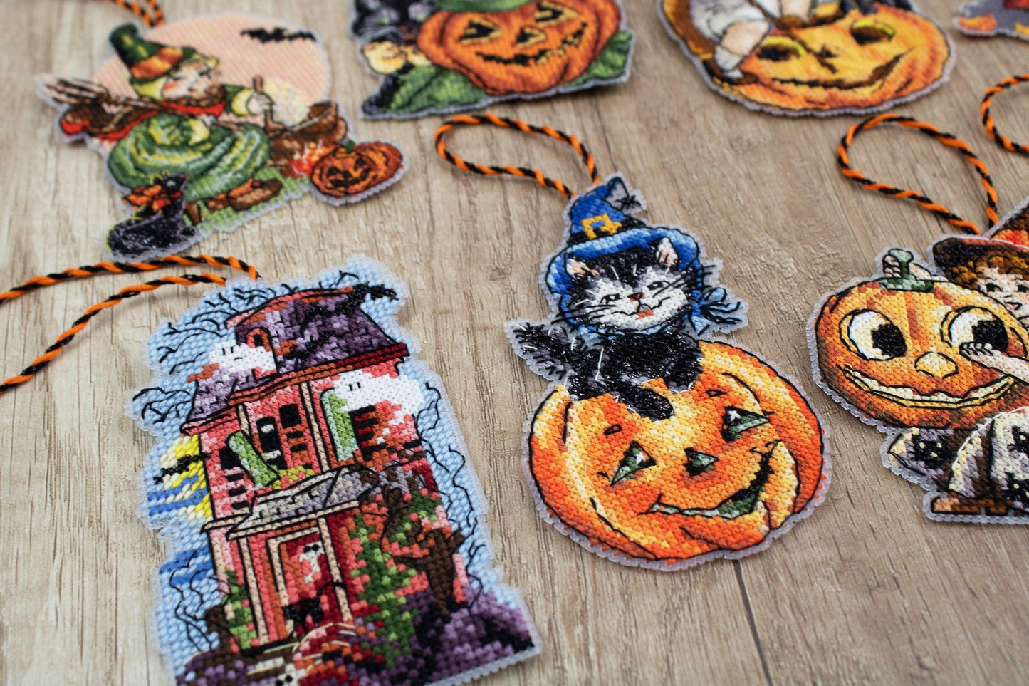 Cross Stitch Kit LetiStitch - Halloween Toys Kit of 8 pieces - HobbyJobby