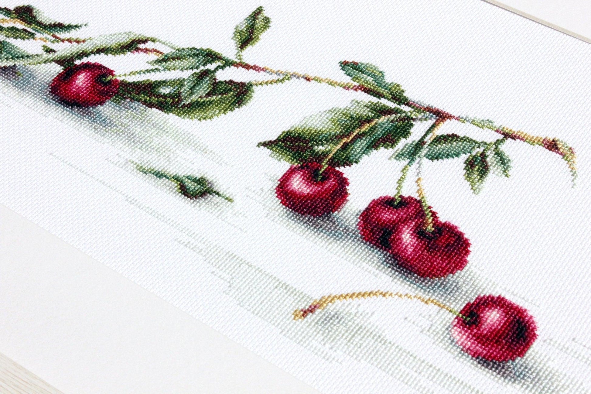 Cross Stitch Kit Luca-S - Cherry, B2252 - Luca-S