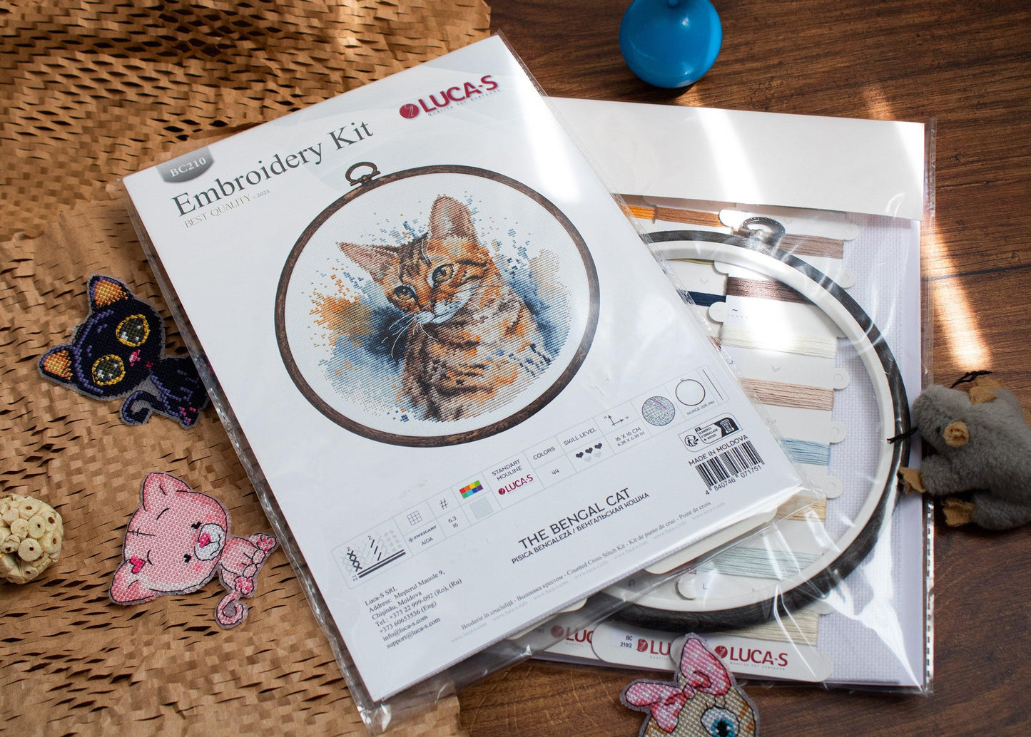 Cross Stitch Kit with Hoop Included Luca-S - BC210, The Bengal Cat - Luca-S Cross Stitch Kits