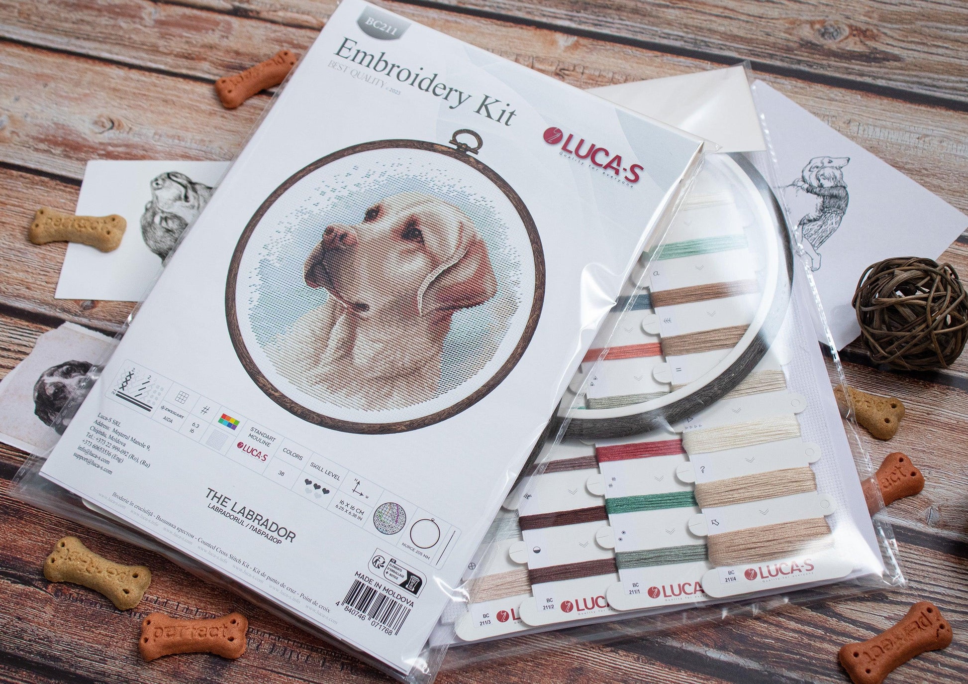 Cross Stitch Kit with Hoop Included Luca-S - BC211, The Labrador - Luca-S Cross Stitch Kits