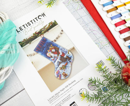 L10-001 Letistitch Silent Night Gift Stocking – schema, filati e feltro rosso inclusi nel kit