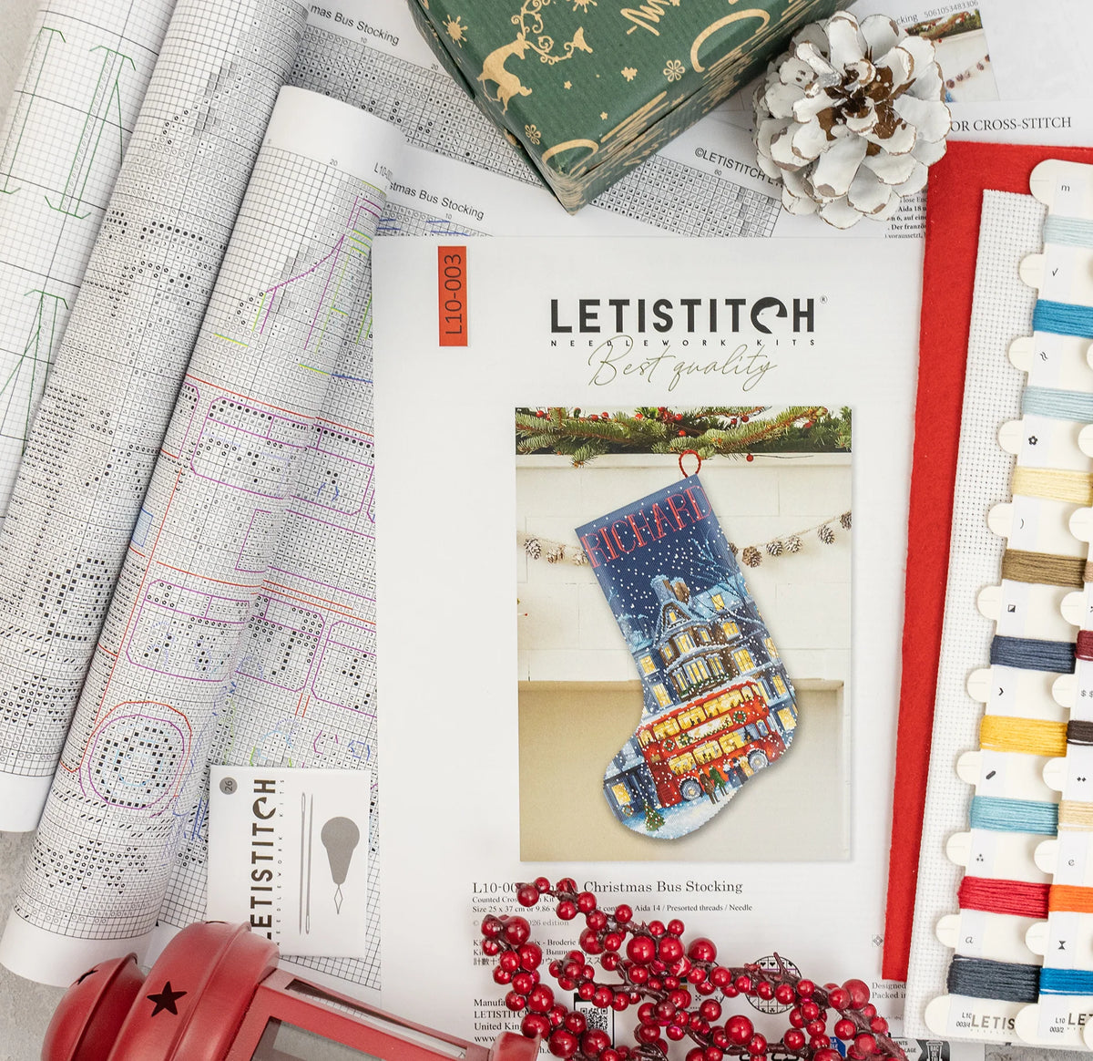 L10-003 Letistitch London Christmas Bus Stocking – confezione del kit con filati mouliné