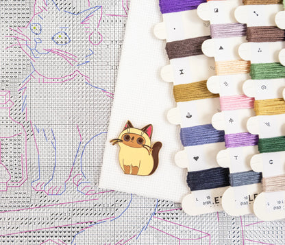 L10-015 Letistitch The Magic Shelf – schema, filati preselezionati e accessorio a forma di gatto