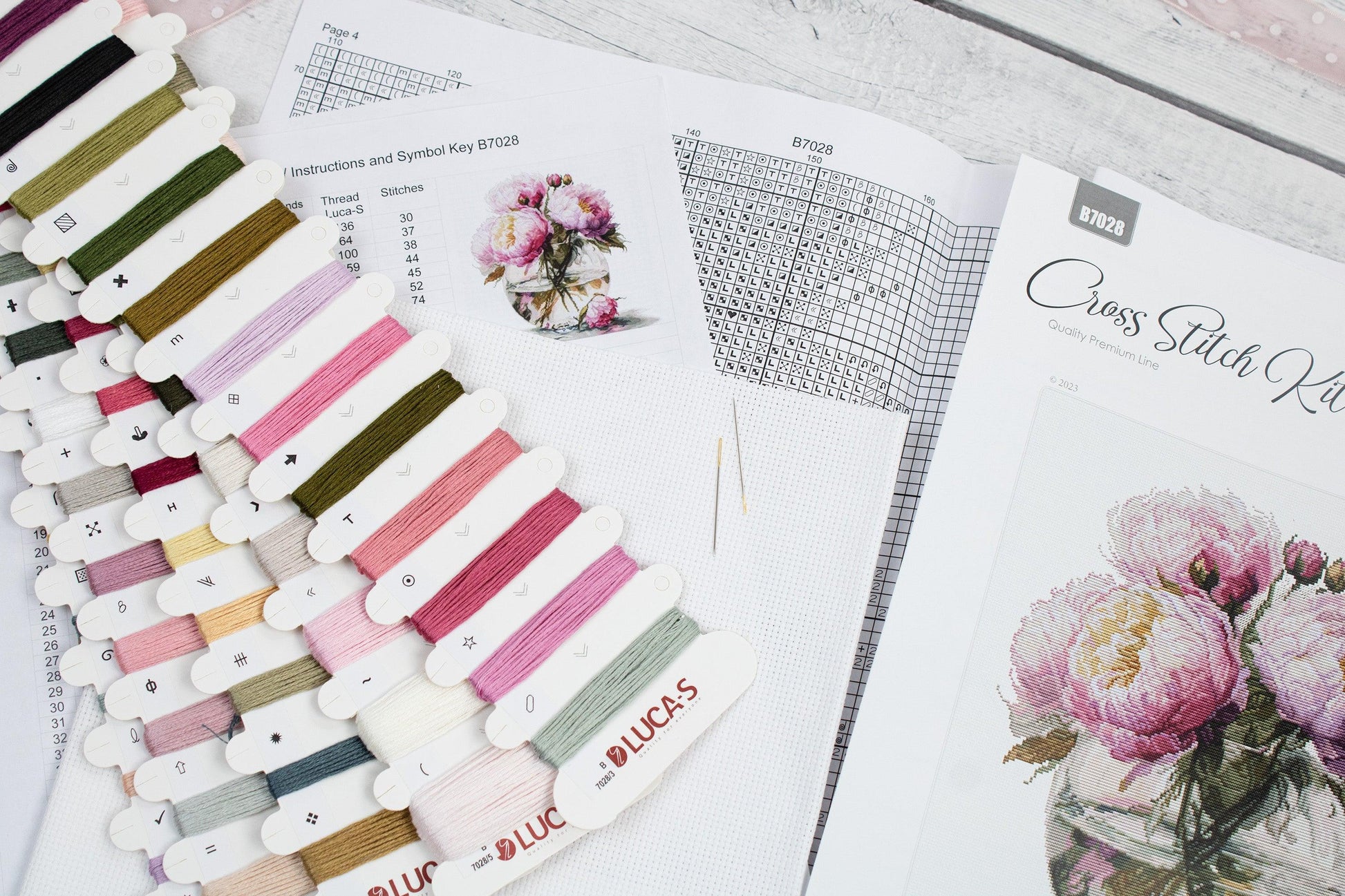Luca-S B7028 cross stitch chart with threads and embroidery kit materials