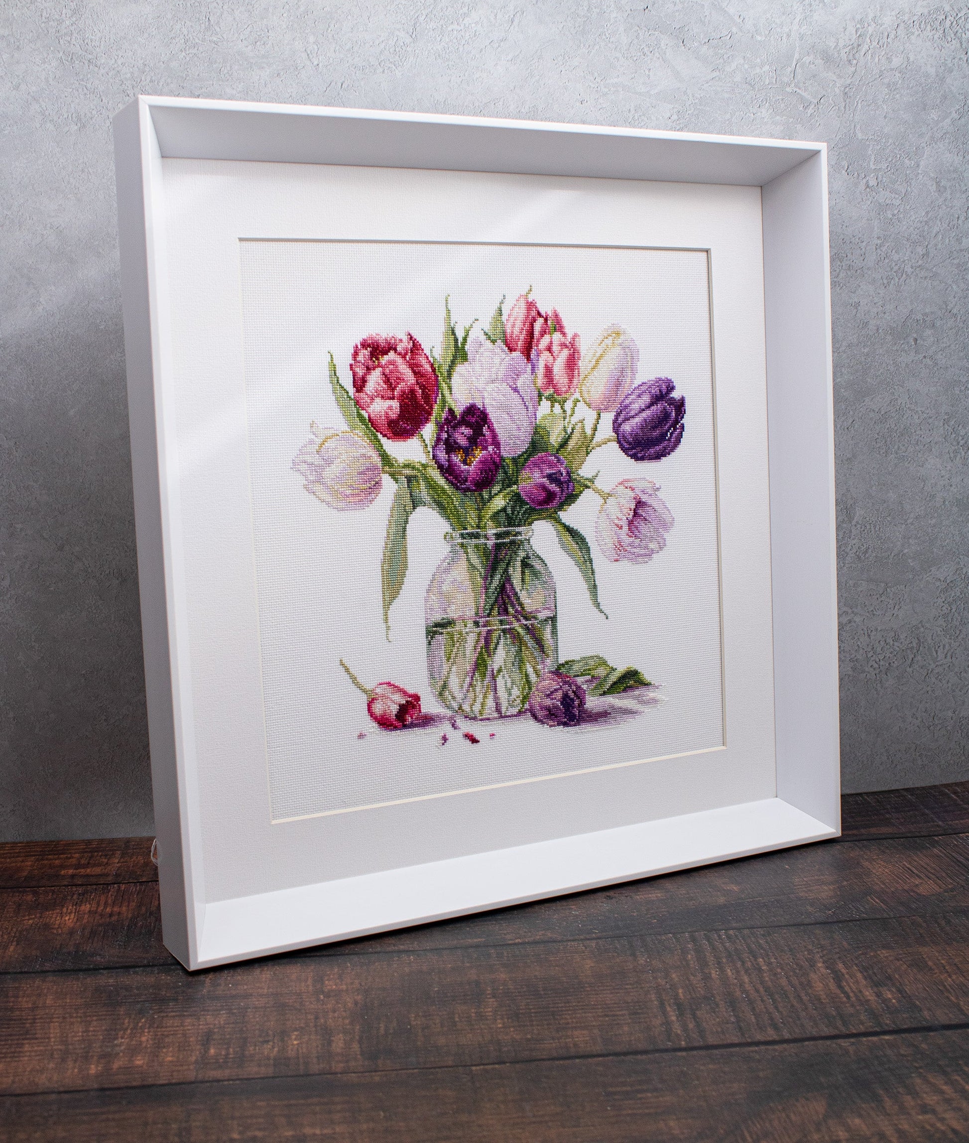 Overview of Luca-S B7029 bouquet of tulips cross stitch kit-2