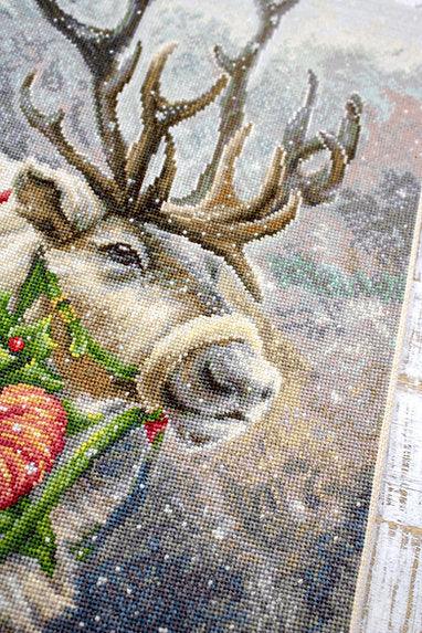 Petit Point Kit Luca-S - Christmas Deer, G598 - Luca-S Petit Point Kits