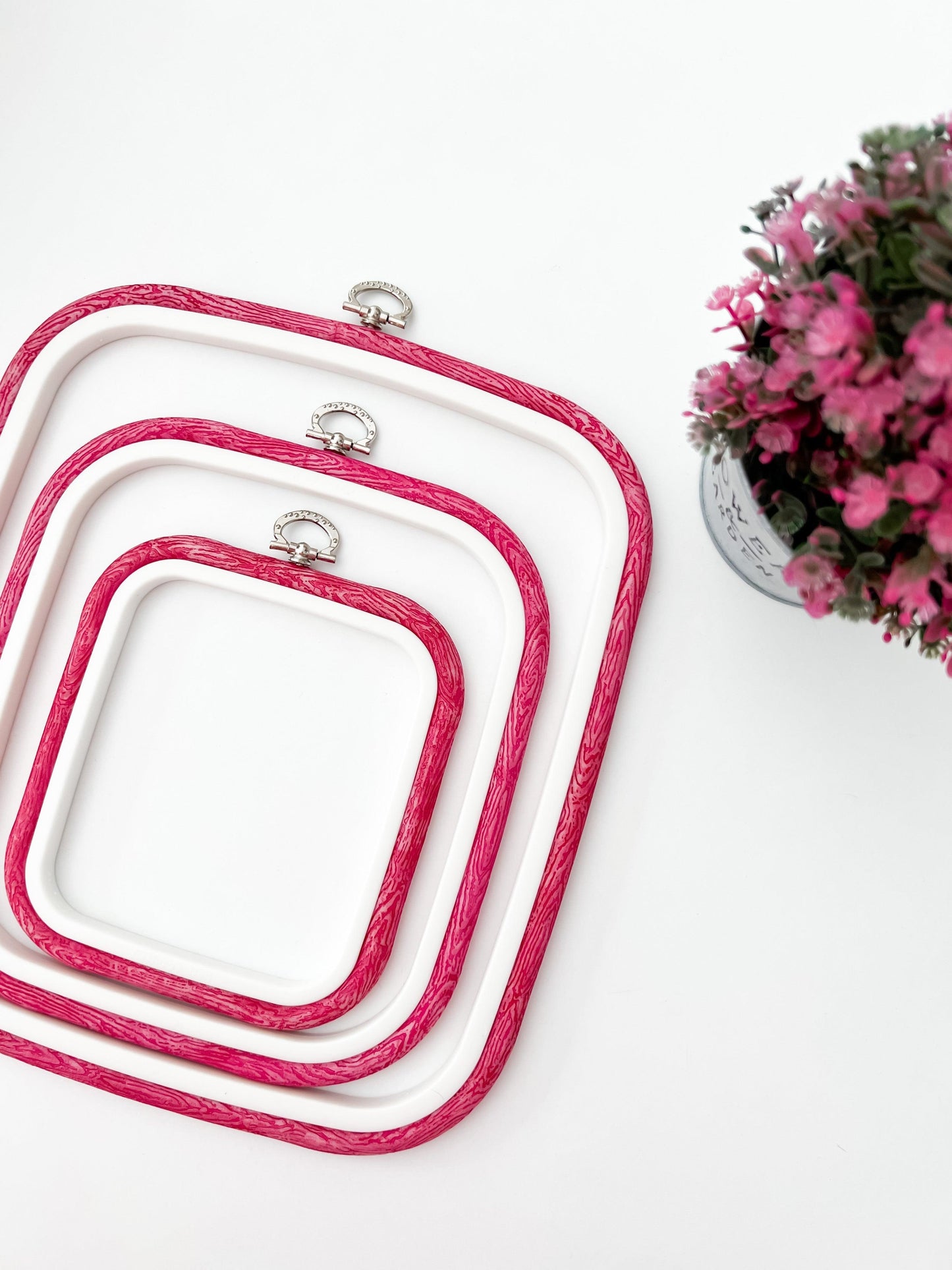 Red Square Embroidery Hoop - Nurge Flexible Cross Stitch Hoop - Luca-S Hoops